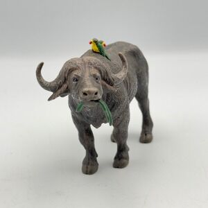 Safari Ltd 2007 Cape Buffalo Figurine with Oxpecker Birds Wild Safari Wildlife